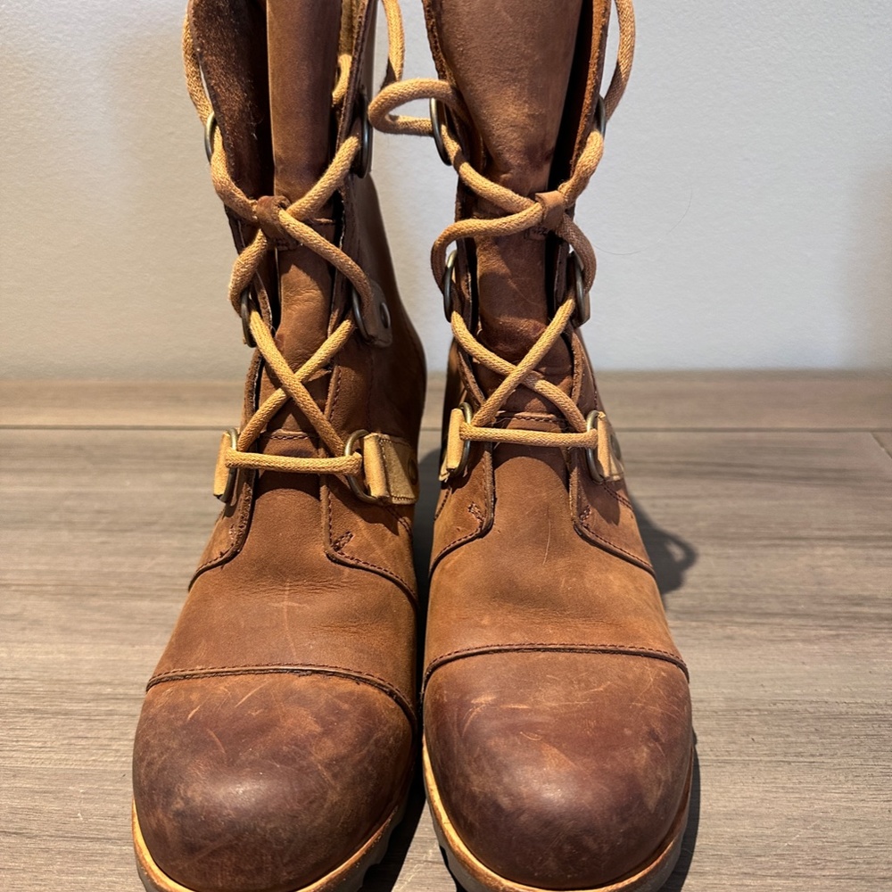 Sorel Distressed Leather Hidden Wedge Boot - Picture 4 of 5